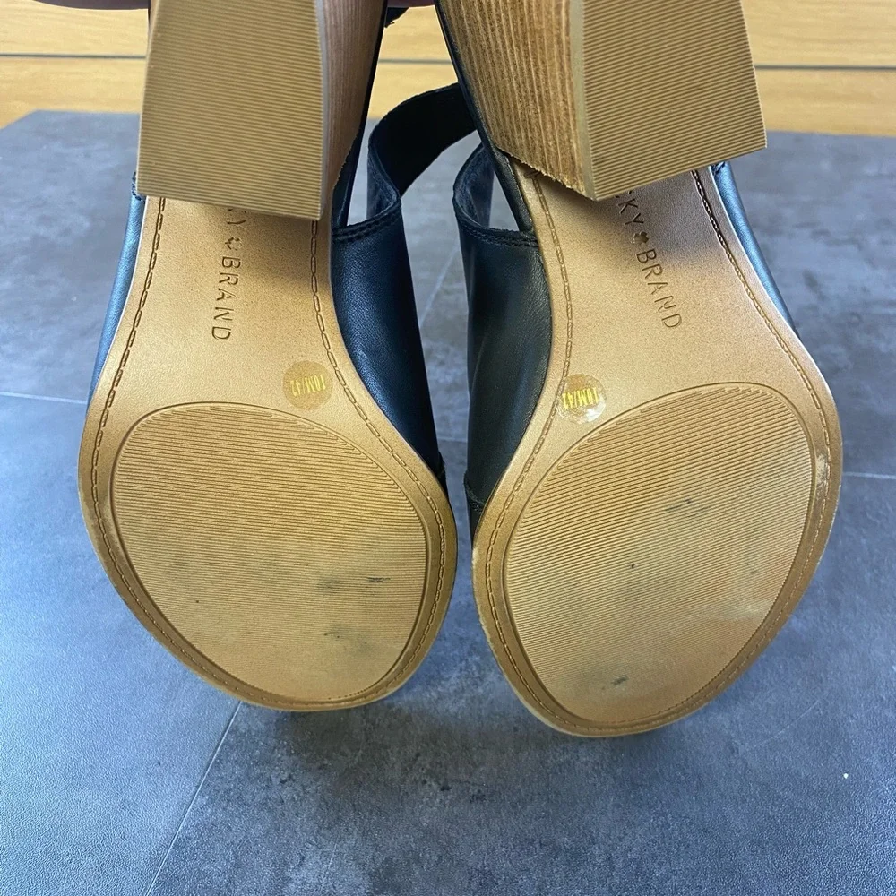 Lucky Brand Black Leather Block Heal Open Toe Sandal Size 10 - Picture 10 of 10